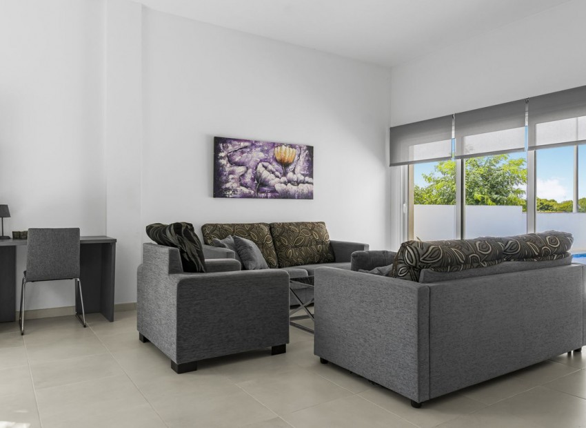 Resale - Villa - Mil Palmeras