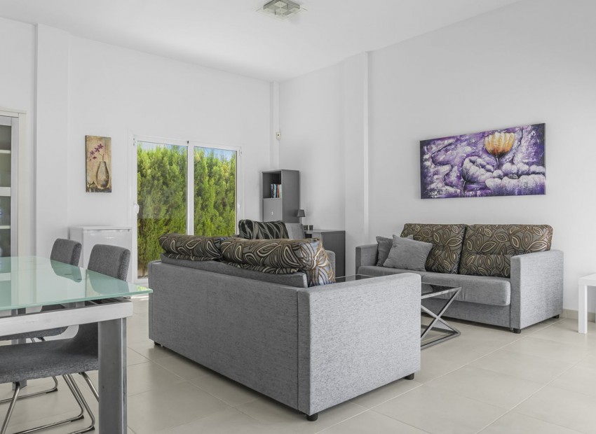 Resale - Villa - Mil Palmeras