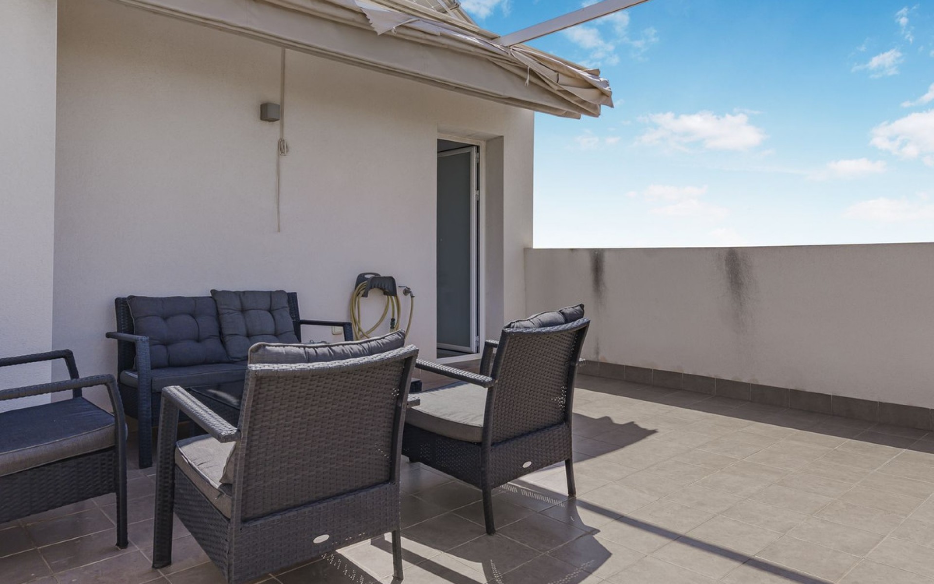 Resale - Villa - Mil Palmeras