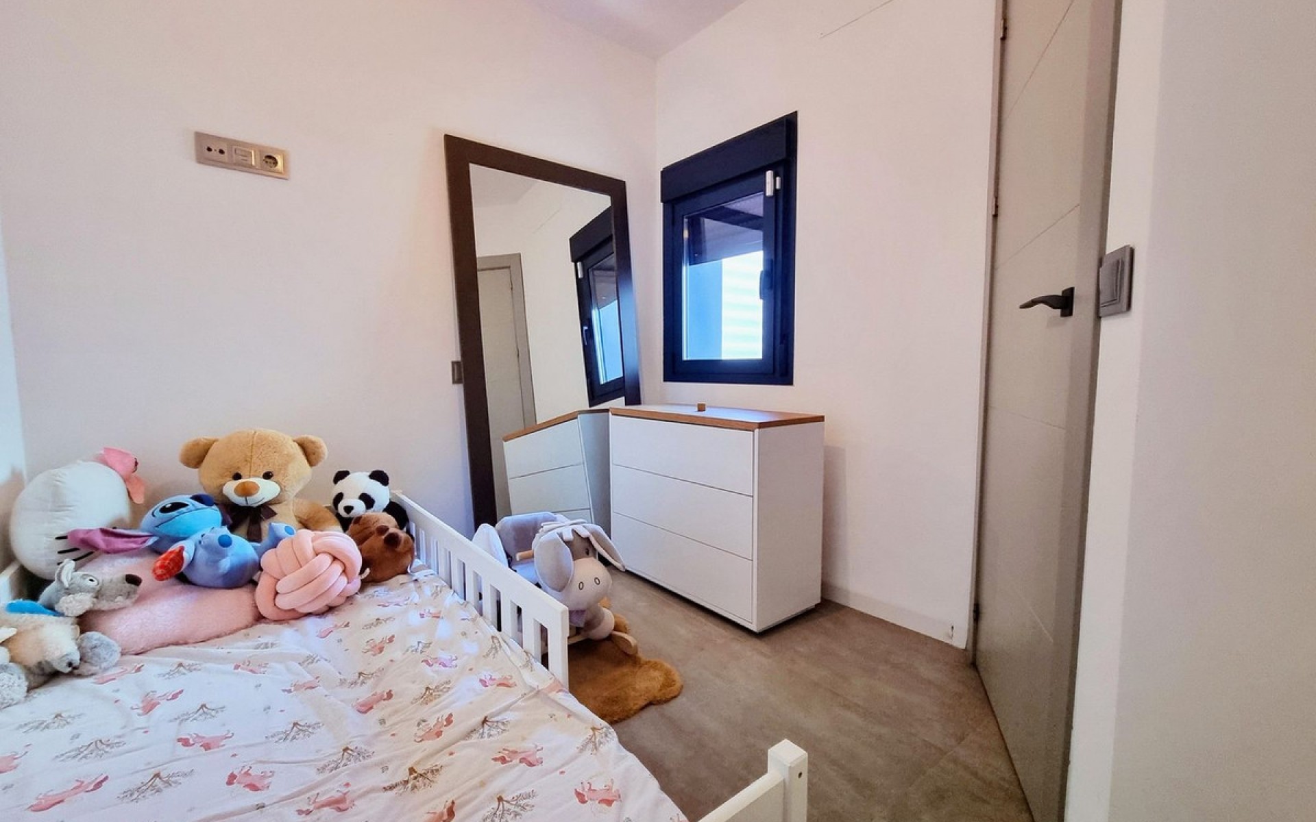 Resale - Villa - Mil Palmeras