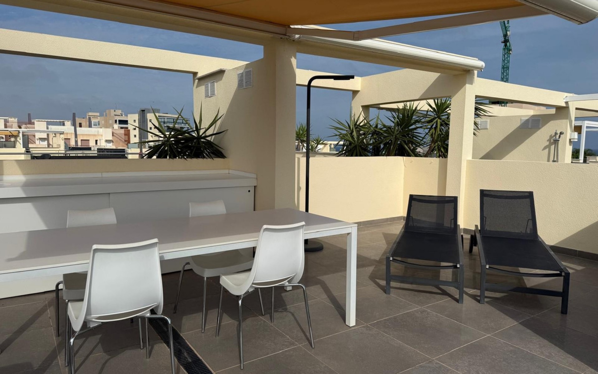 Resale - Villa - Mil Palmeras