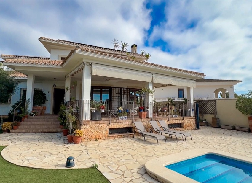 Resale - Villa - Orihuela - Campoamor