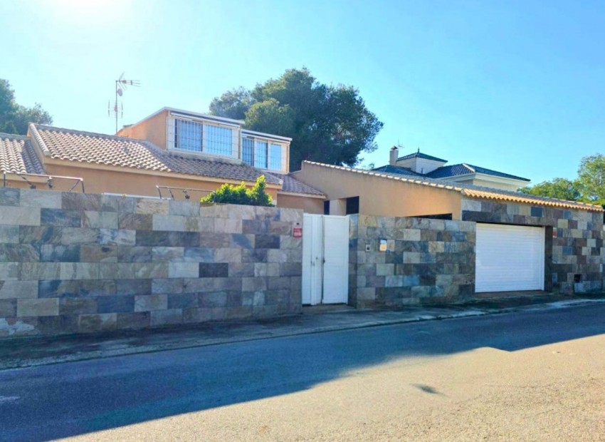 Resale - Villa - Orihuela - Campoamor
