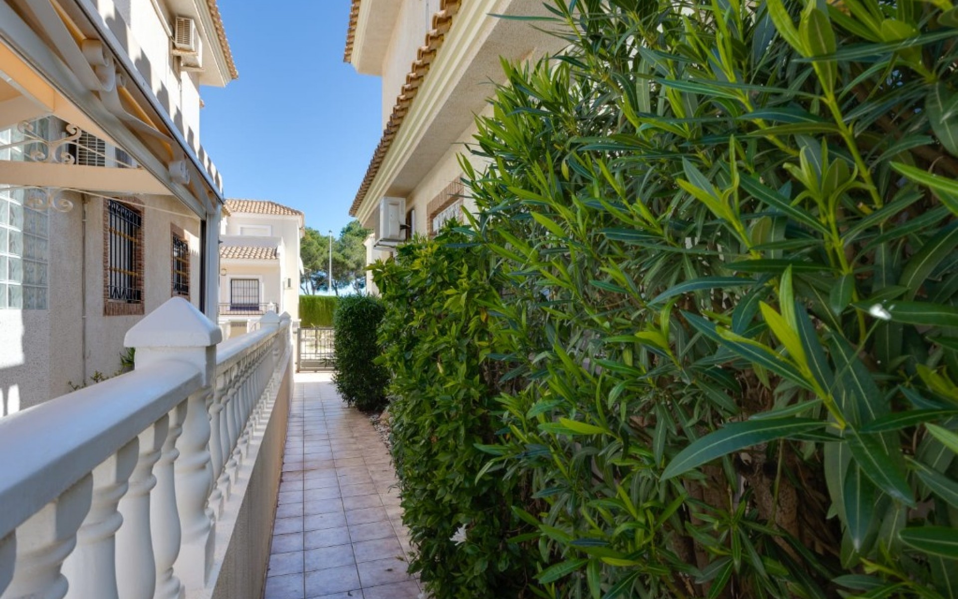 Resale - Villa - Orihuela Costa - La Zenia