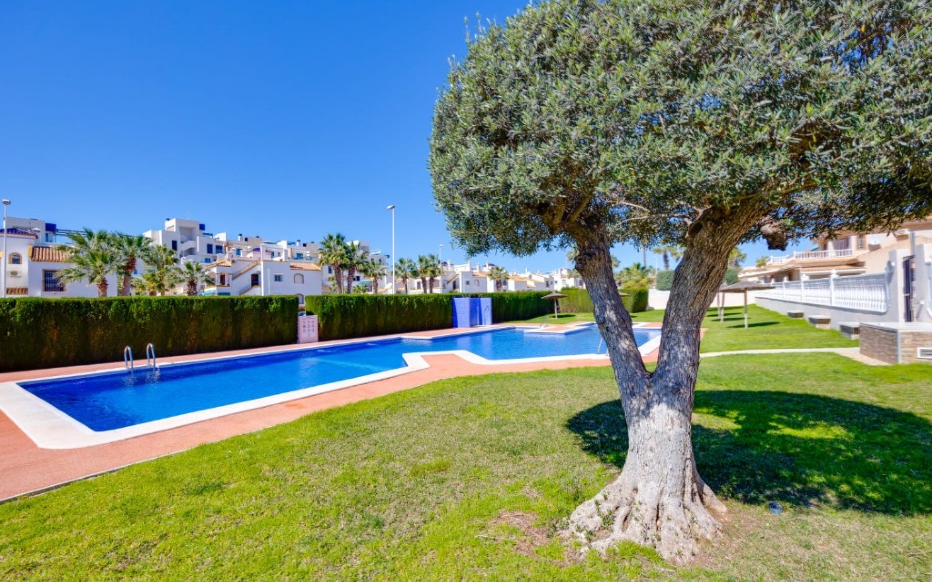 Resale - Villa - Orihuela Costa - La Zenia
