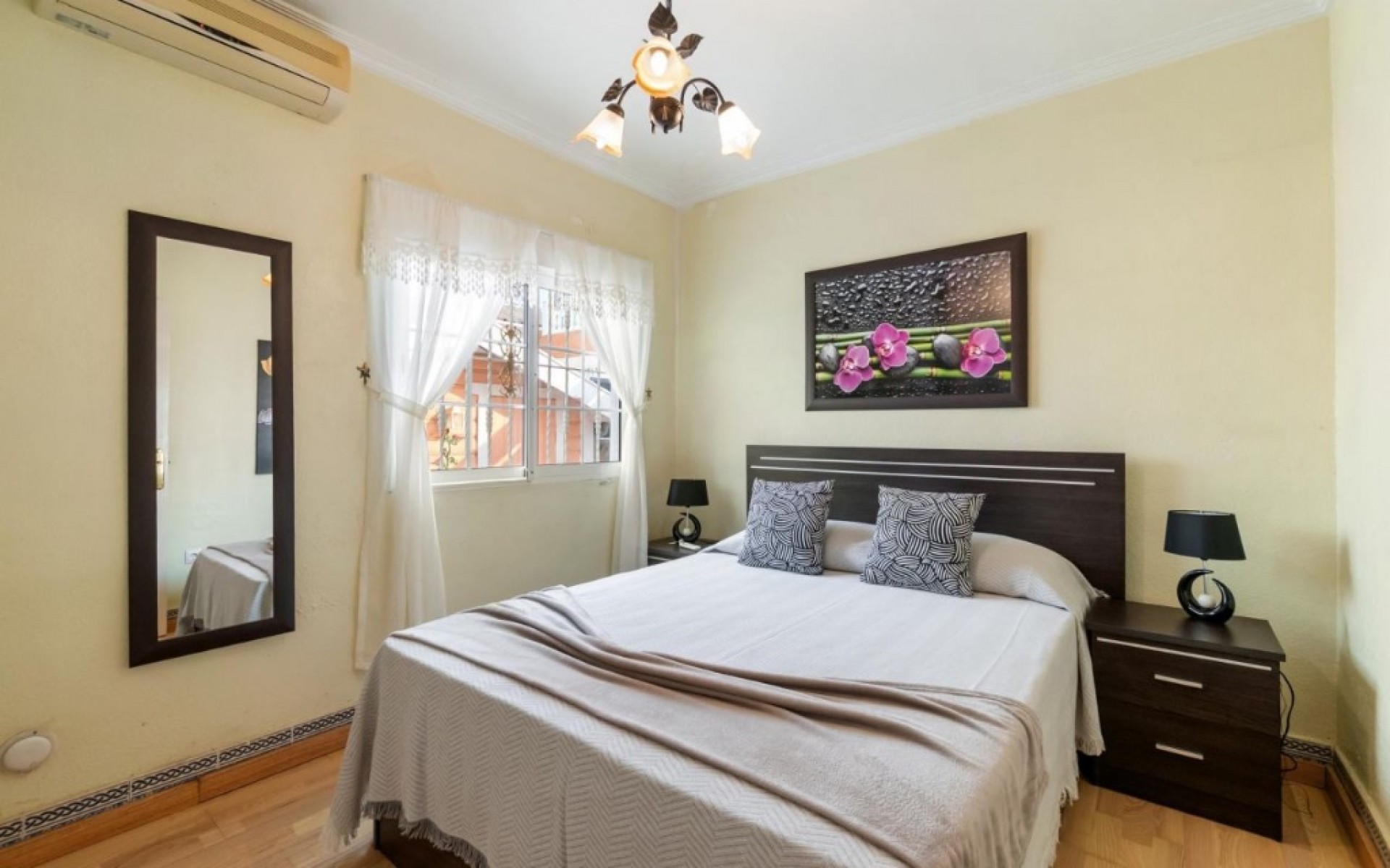 Resale - Villa - Orihuela Costa - Playa Flamenca