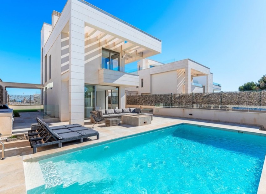 Resale - Villa - Orihuela Costa - Villamartin