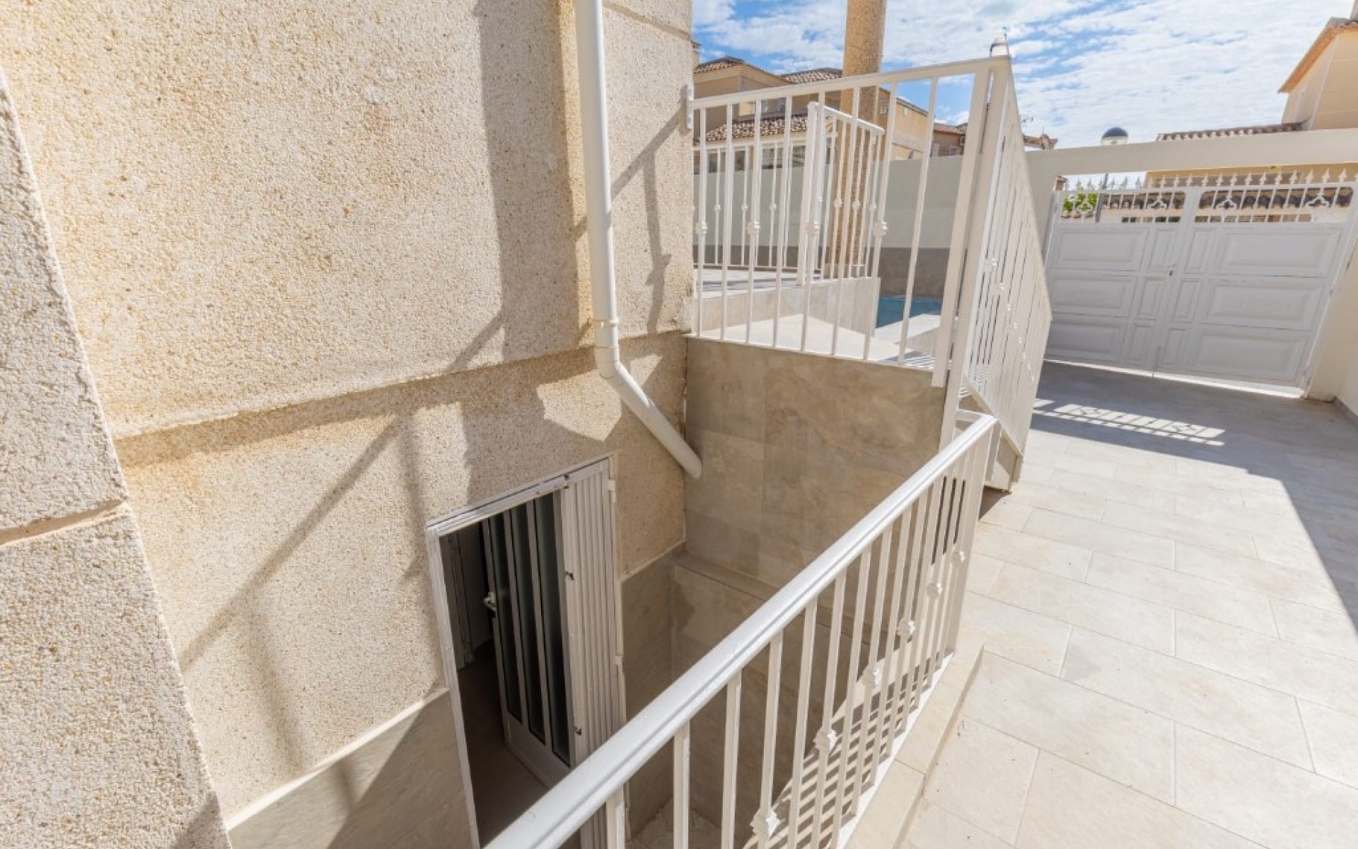 Resale - Villa - Orihuela Costa - Villamartin
