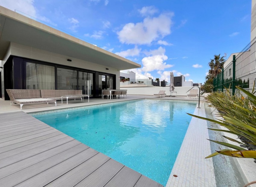 Resale - Villa - Orihuela - Dehesa de Campoamor