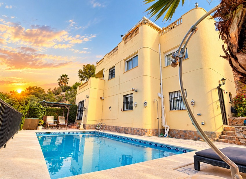 Resale - Villa - Orihuela - La Zenia