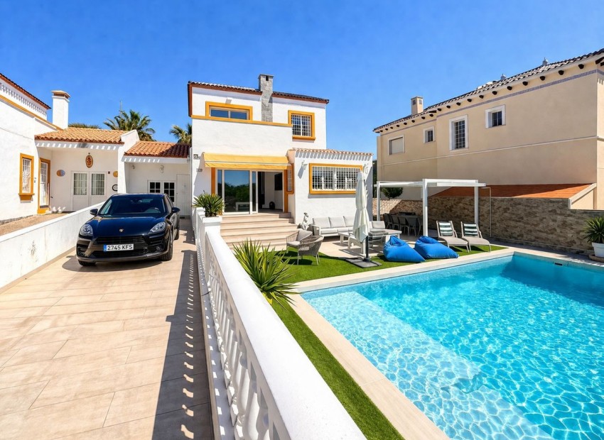 Resale - Villa - Orihuela - Los Dolses