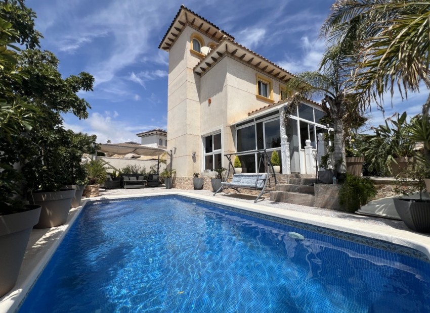 Resale - Villa - Orihuela - Orihuela Centro