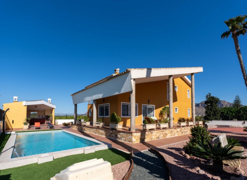 Resale - Villa - Orihuela - Orihuela Centro