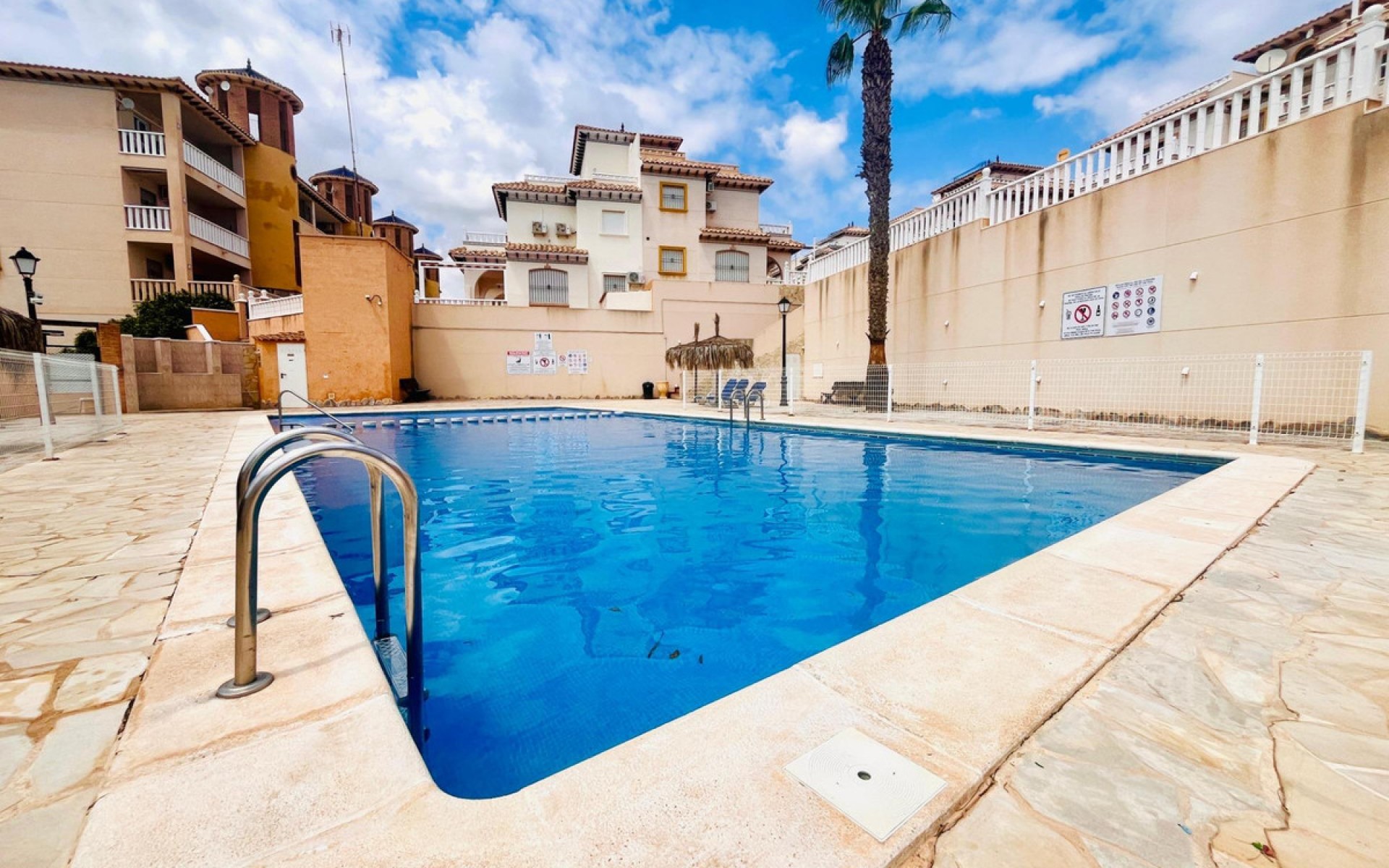 Resale - Villa - Orihuela - Orihuela Costa