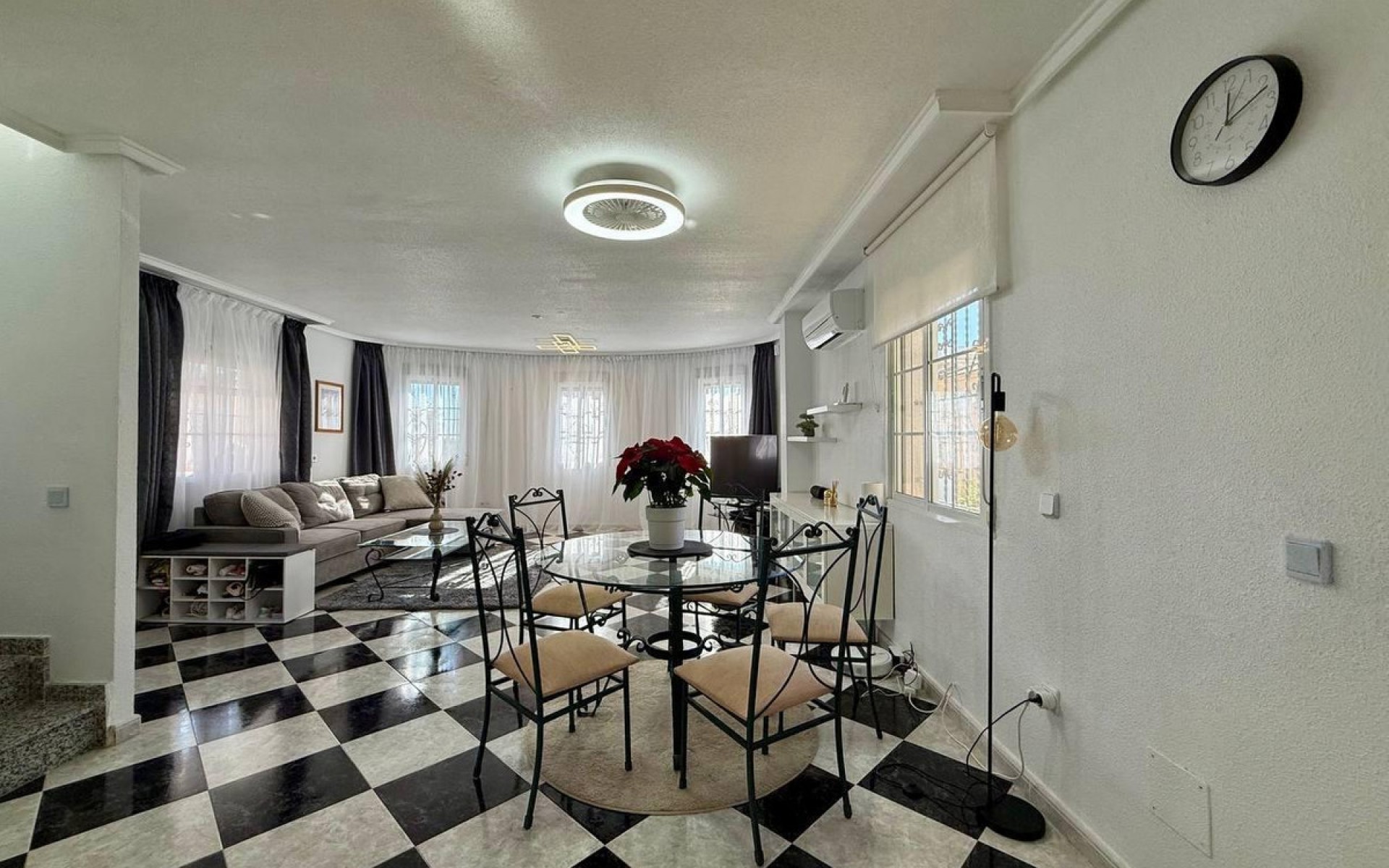 Resale - Villa - Orihuela - Orihuela Costa