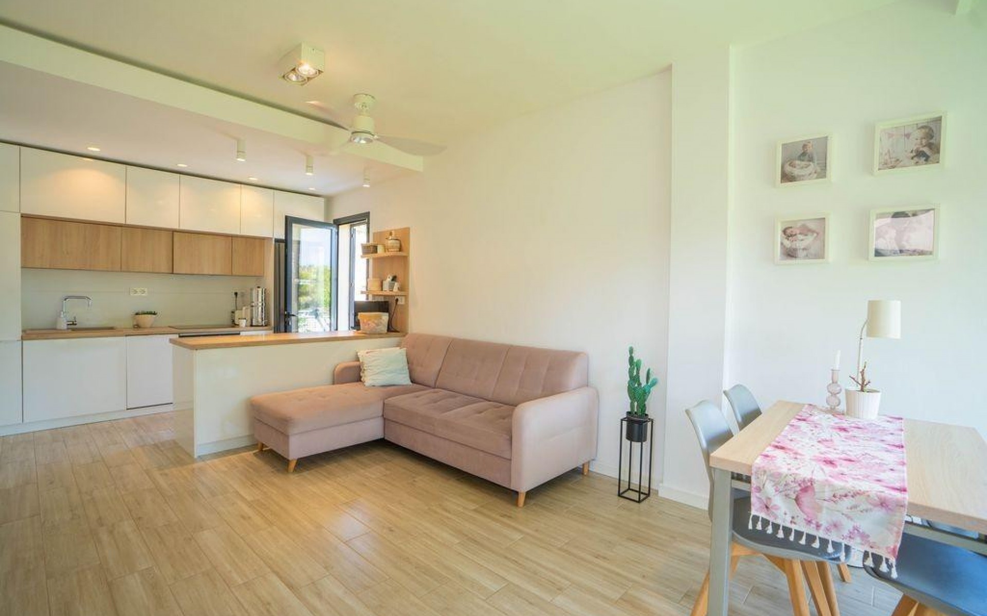 Resale - Villa - Orihuela - Orihuela Costa