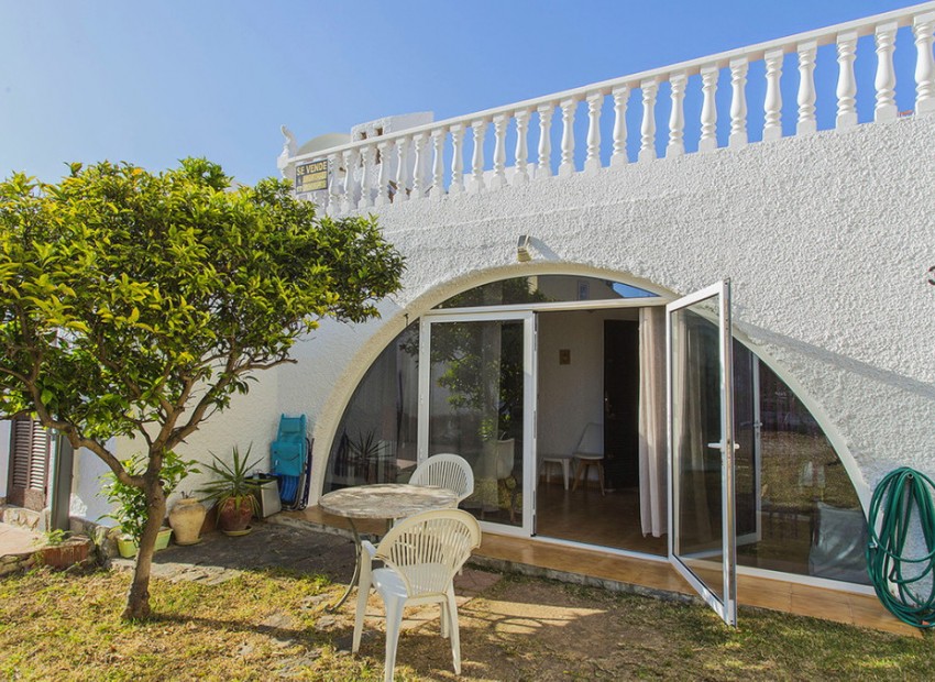 Resale - Villa - Orihuela - Orihuela Costa