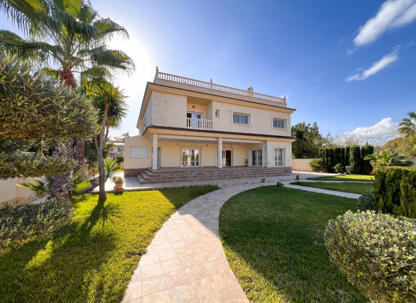 Resale - Villa - Orihuela - Orihuela Costa