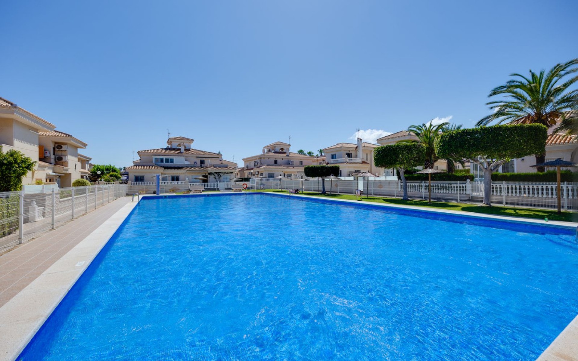 Resale - Villa - Orihuela - Orihuela Costa