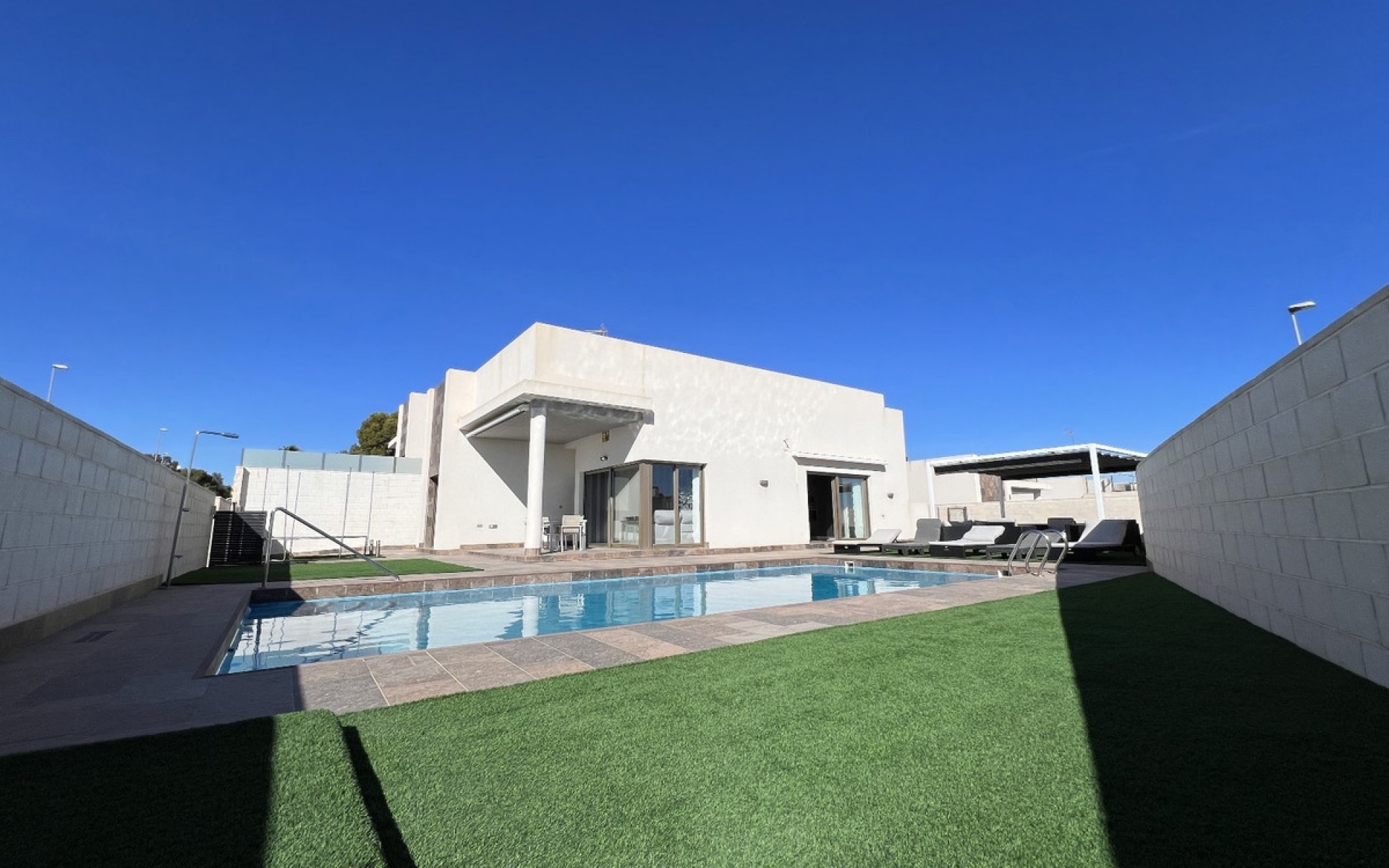 Resale - Villa - Orihuela - Orihuela Costa