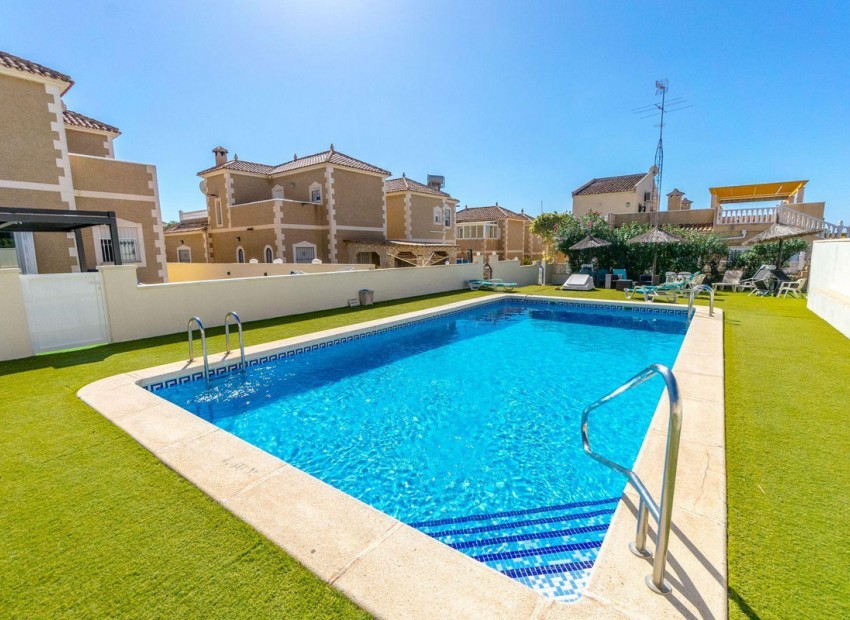 Resale - Villa - Orihuela - Orihuela Costa