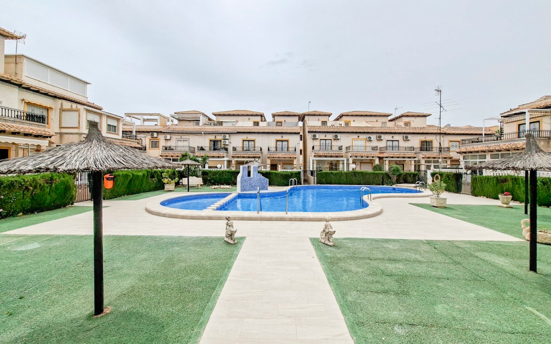 Resale - Villa - Orihuela - Orihuela Costa