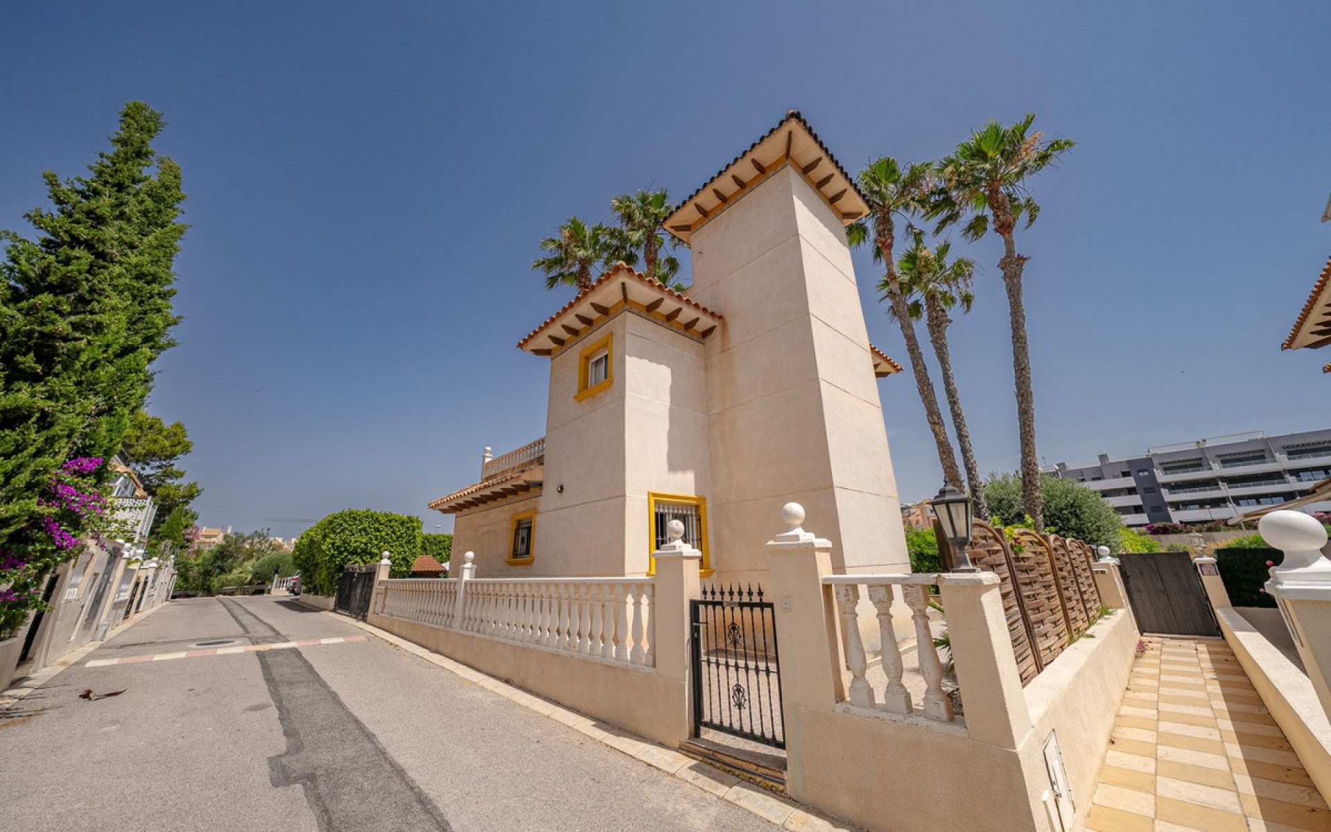 Resale - Villa - Orihuela - Orihuela Costa