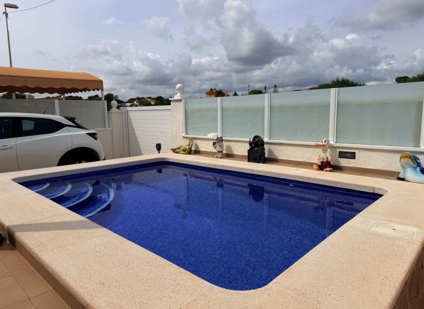 Resale - Villa - Orihuela - Orihuela Costa