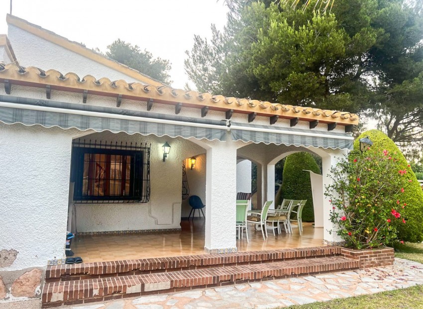 Resale - Villa - Orihuela - Punta Prima
