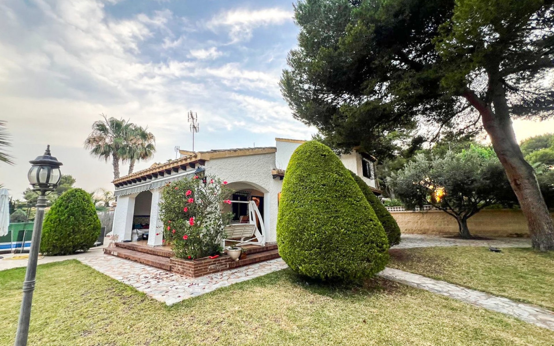 Resale - Villa - Orihuela - Punta Prima