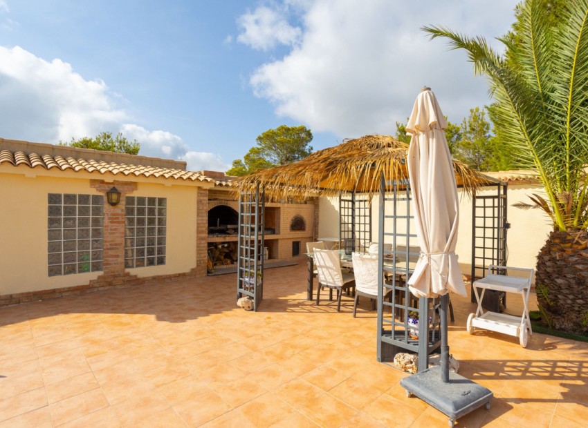 Resale - Villa - Orihuela - Villamartin