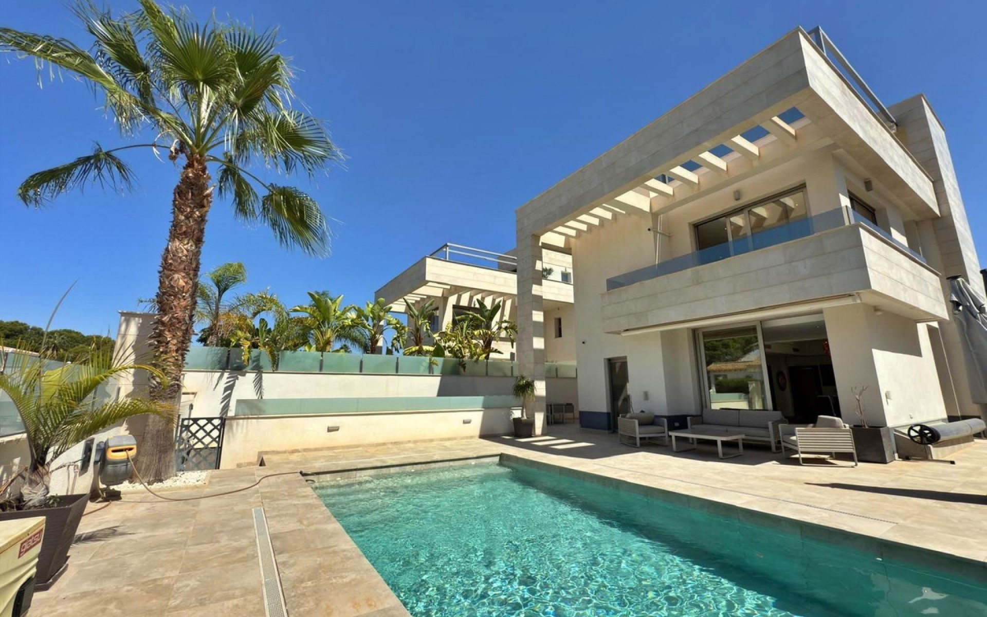 Resale - Villa - Orihuela - Villamartin