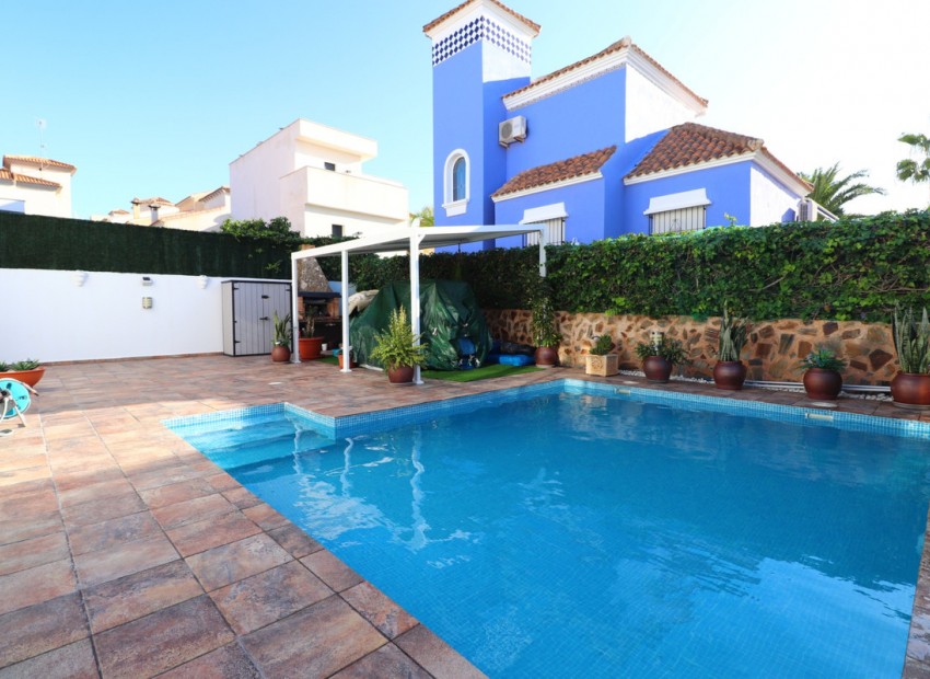 Resale - Villa - Orihuela - Villamartin