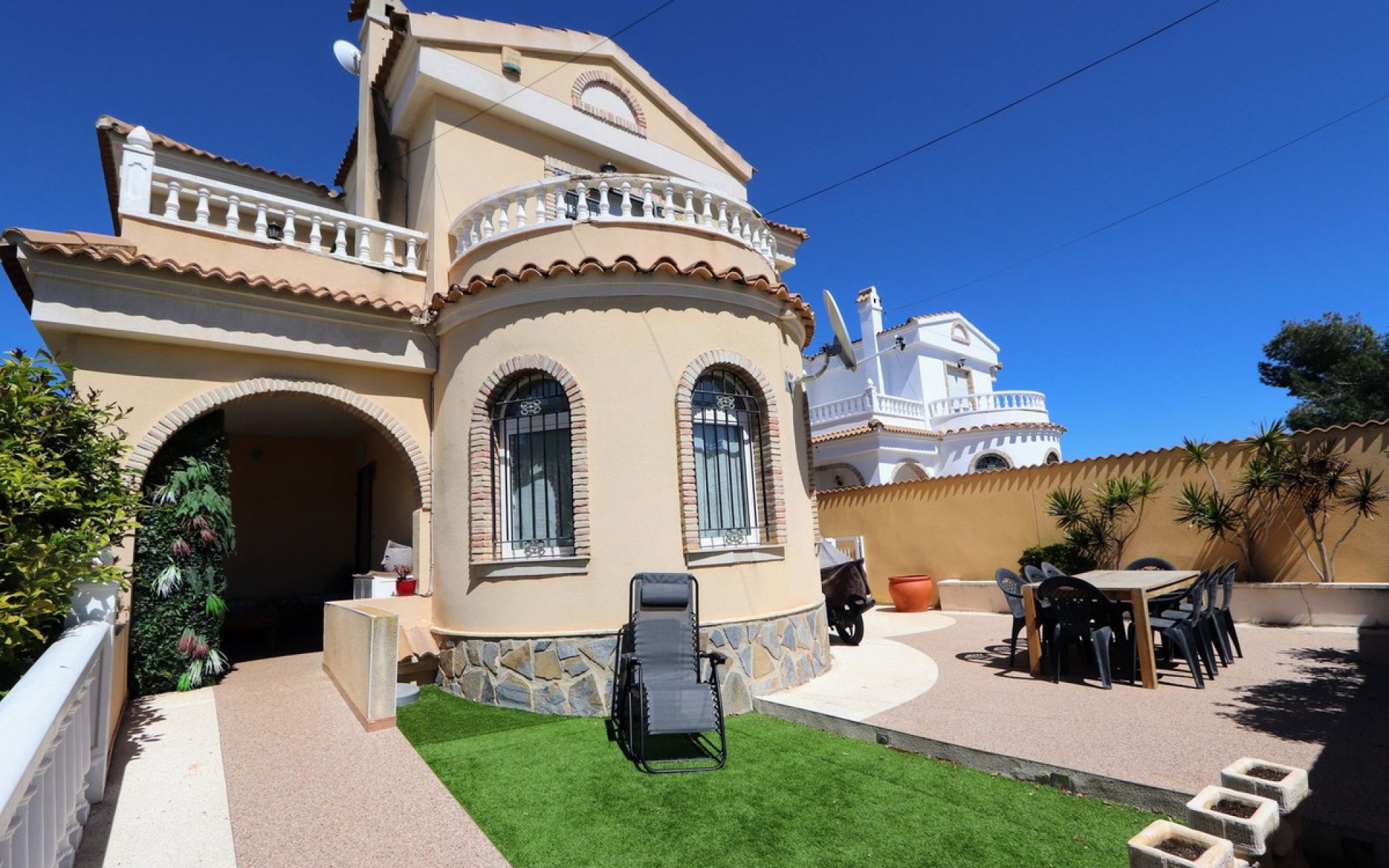 Resale - Villa - Orihuela - Villamartin