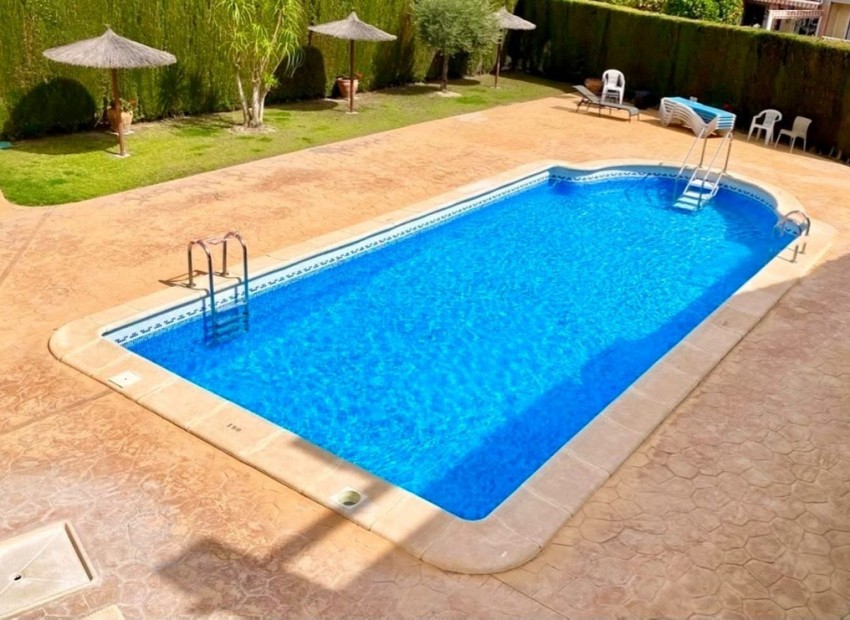 Resale - Villa - Orihuela - Villamartin