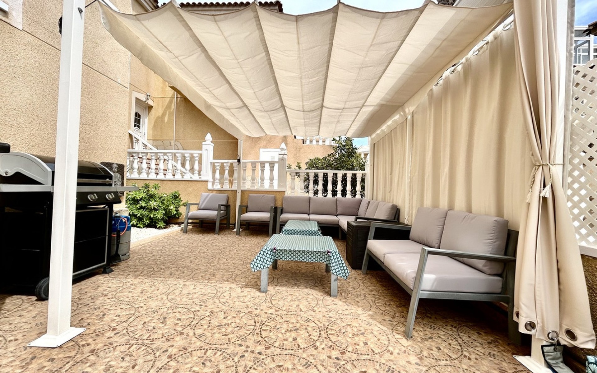 Resale - Villa - Orihuela - Villamartin