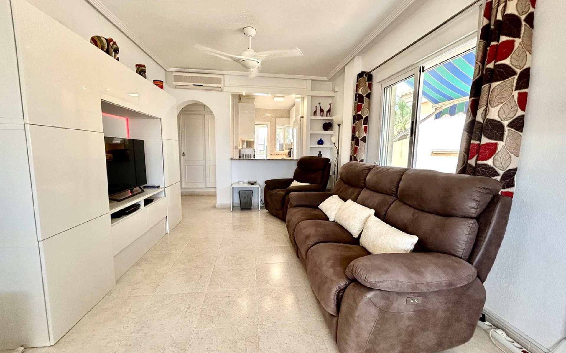 Resale - Villa - Orihuela - Villamartin