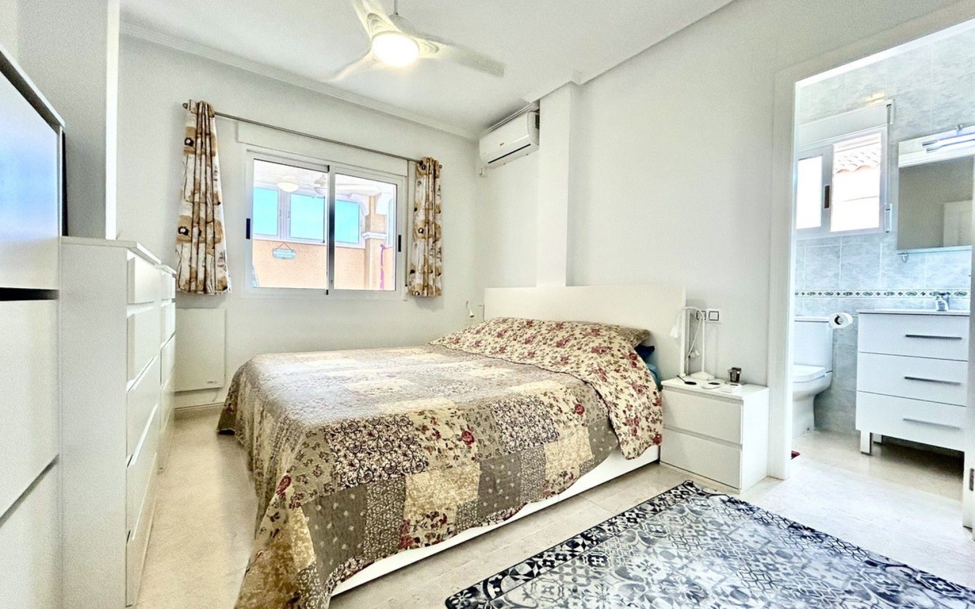 Resale - Villa - Orihuela - Villamartin