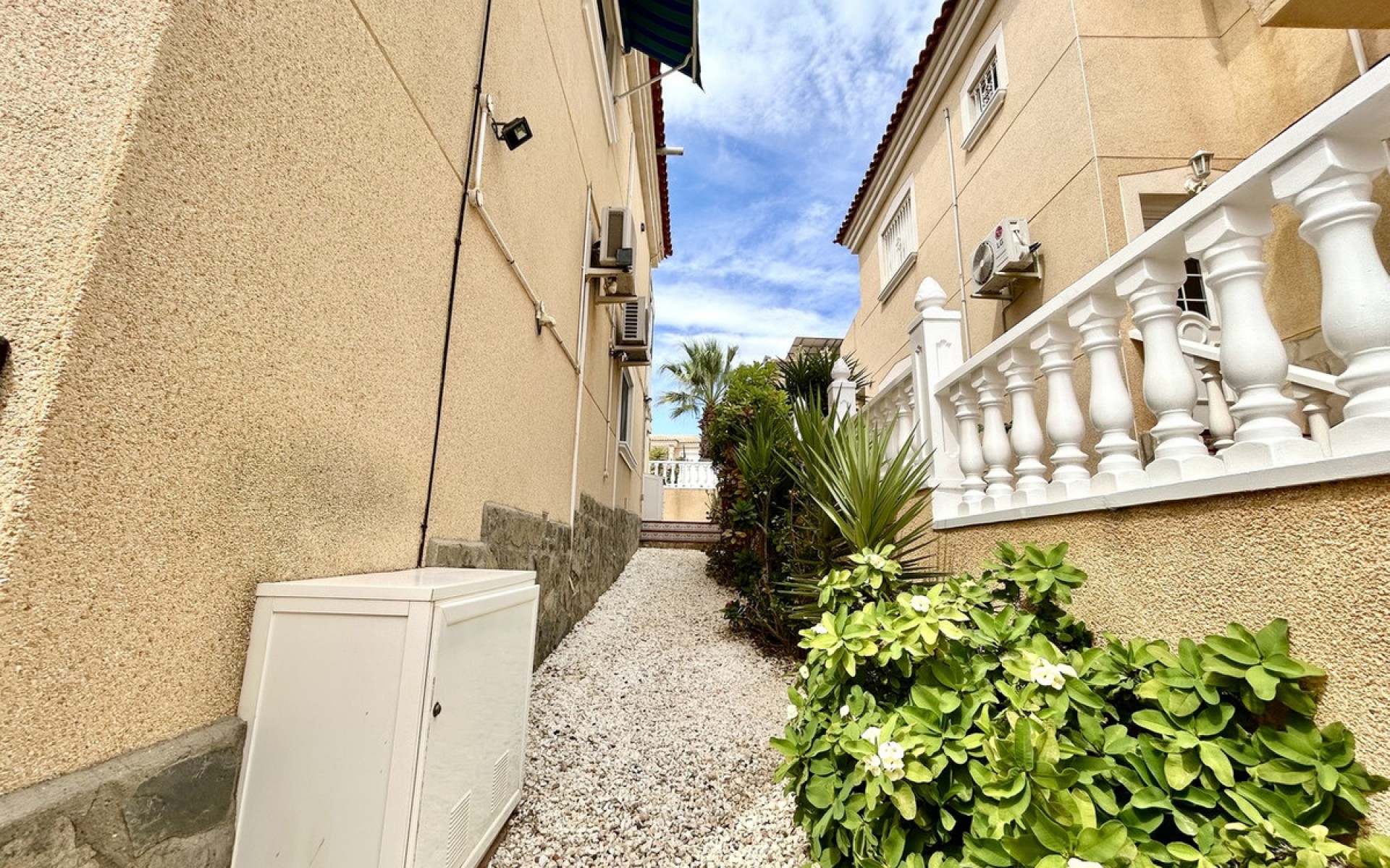 Resale - Villa - Orihuela - Villamartin