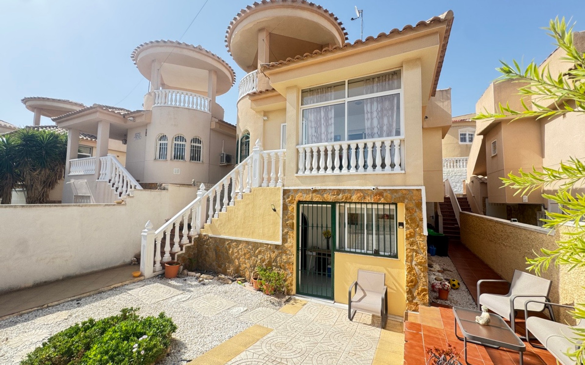 Resale - Villa - Orihuela - Villamartin