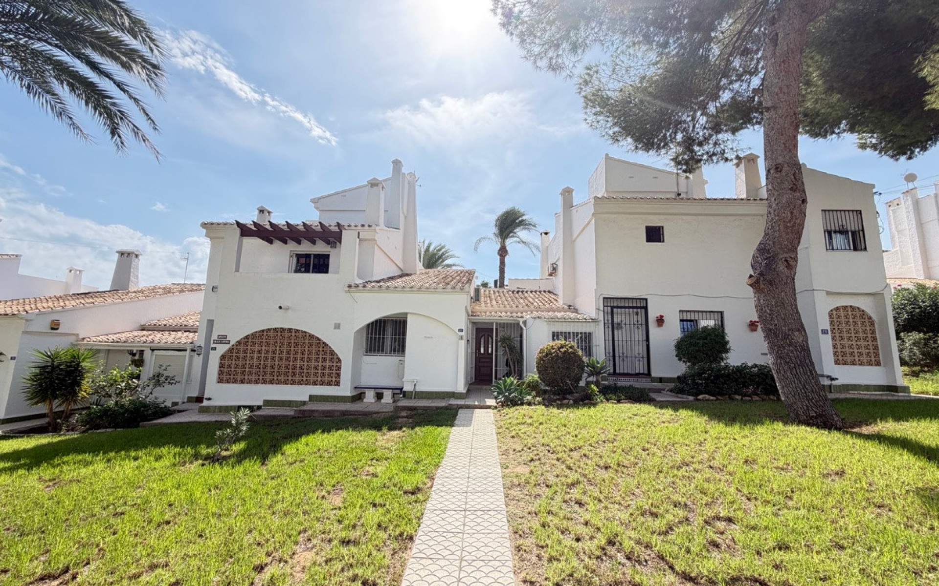 Resale - Villa - Orihuela - Villamartin