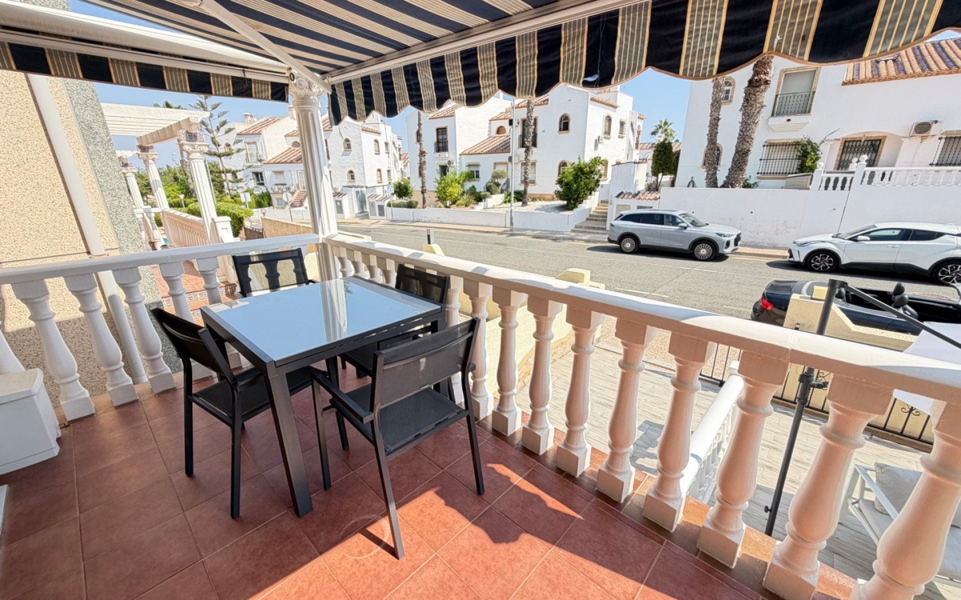 Resale - Villa - Orihuela - Villamartin