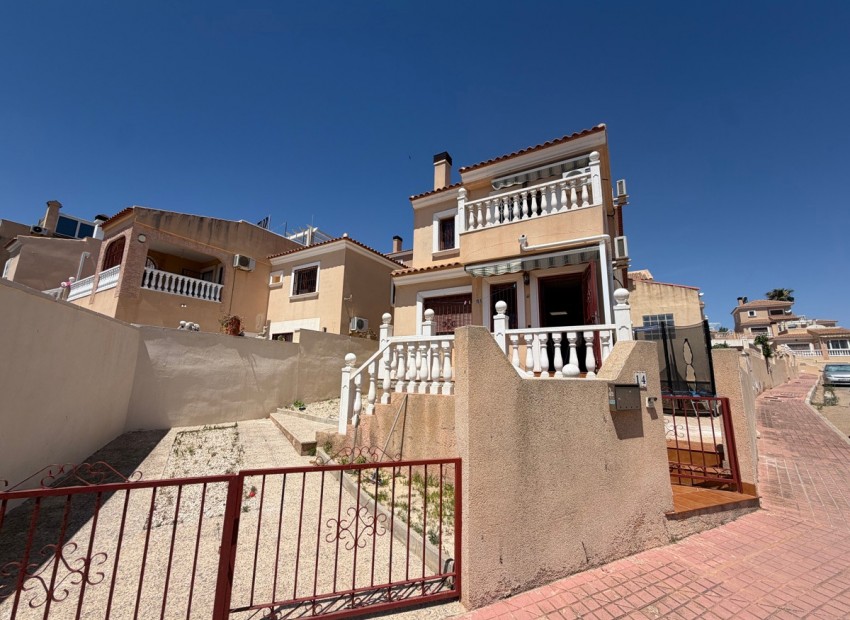 Resale - Villa - Orihuela - Villamartin