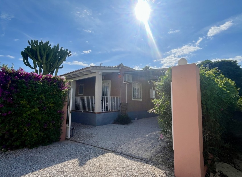 Resale - Villa - Orihuela