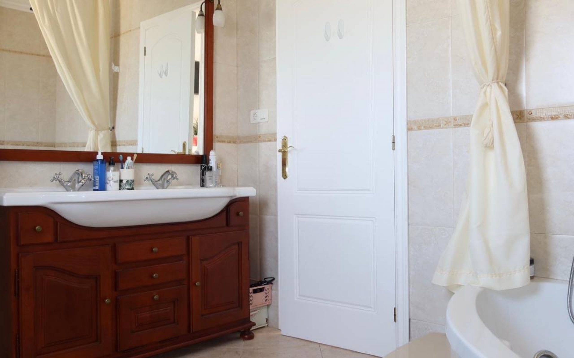 Resale - Villa - Orihuela