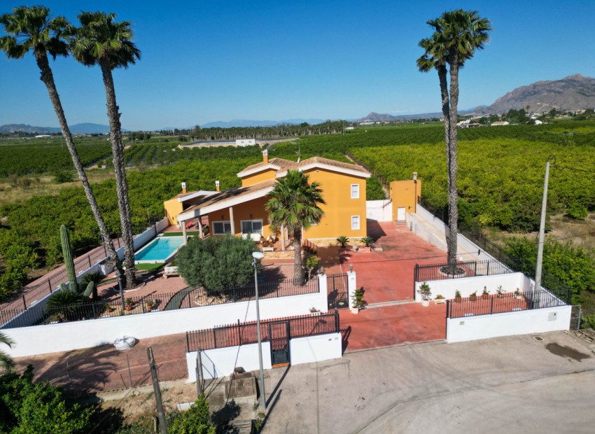 Resale - Villa - Orihuela