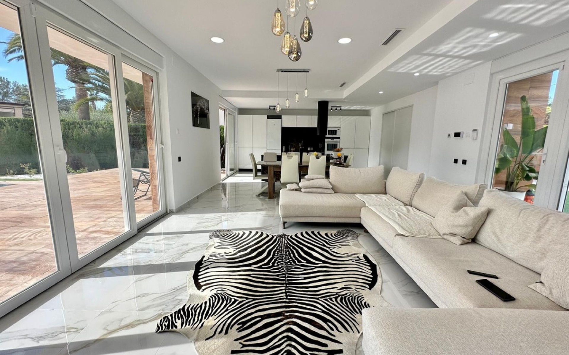 Resale - Villa - Petrel - Petrer