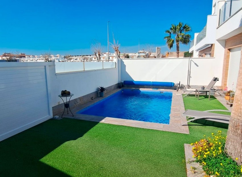 Resale - Villa - Pilar de la Horadada - Pilar de la Horadada Centro