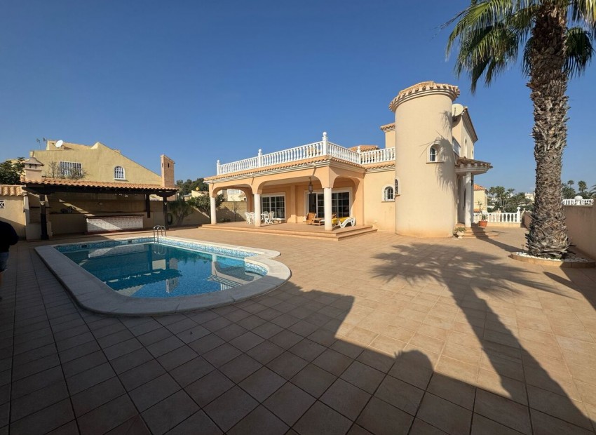 Resale - Villa - Playa Flamenca - Play Flamenca