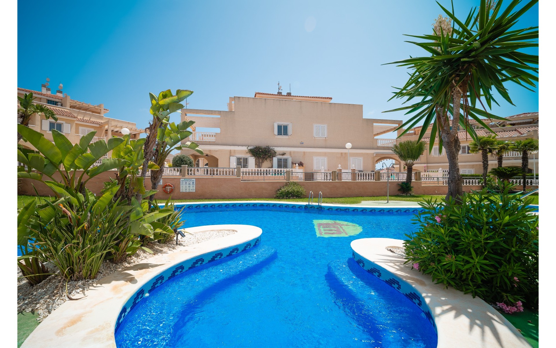 Resale - Villa - Playa Flamenca - Zeniamar